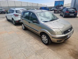 Ford Fusion 2004. Read the advert