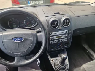 Ford Fusion 2004. Read the advert