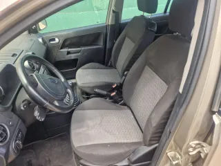 Ford Fusion 2004. Read the advert