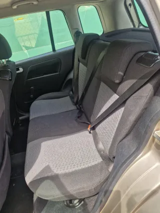 Ford Fusion 2004. Read the advert