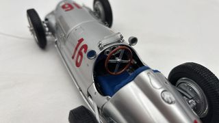 CMCM098 CMC Mercedes-Benz W154 Richard Seaman 1/18