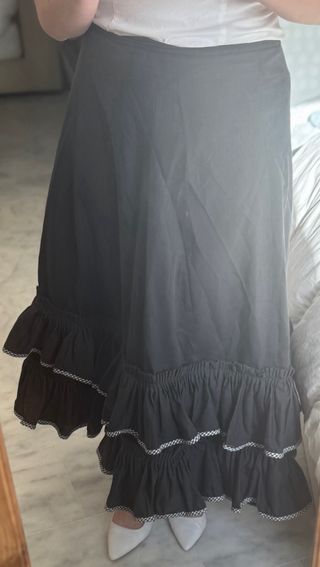 Falda flamenca negra volantes cuadros
