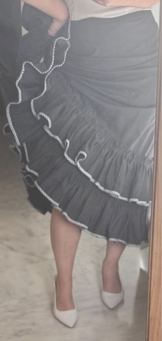 Falda flamenca negra volantes cuadros