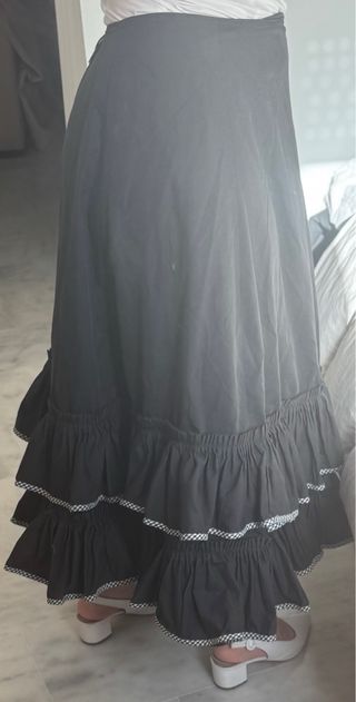 Falda flamenca negra volantes cuadros