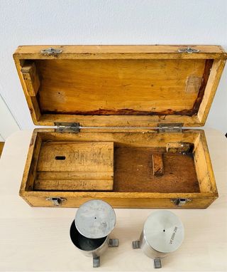 Antigua caja de toma de muestras
