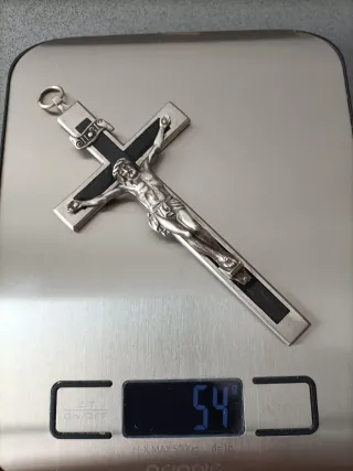 Cruz pectoral de plata con INRI