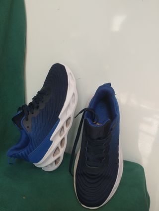 Scarpe sportive uomo/donna blu e bianche n.40