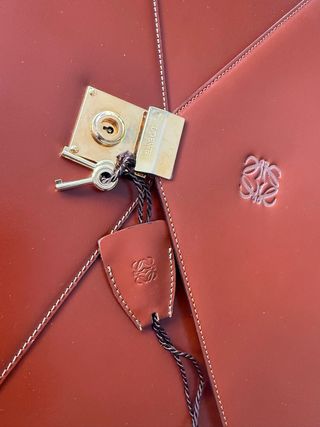 Maletín Loewe Marrón con Llave y Candado