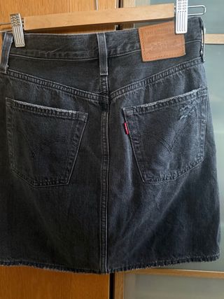 Falda vaquera negra Levi's Talla S