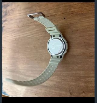 Reloj Casio G-Shock Beige. Excelente estado.