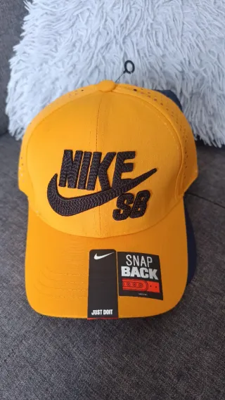 Gorra Hermes Negra y Naranja