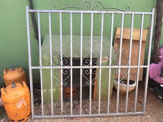 Reja de hierro forjado decorativa