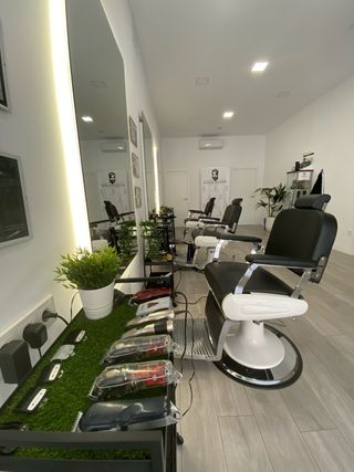 Empleo de barberia , busco barbero