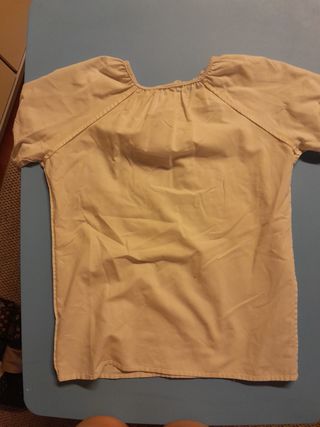 Camisa y enaguas blancas infantiles