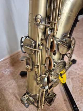 Saxofón Tenor