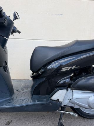 Honda SH 125i Scooter