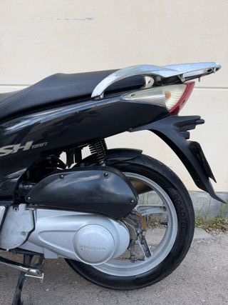 Honda SH 125i Scooter