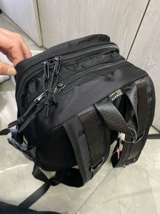 Zaino Supreme nero con 3 tasche