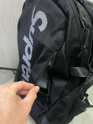 Zaino Supreme nero con 3 tasche