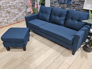 Sofá de 3 plazas con puff azul