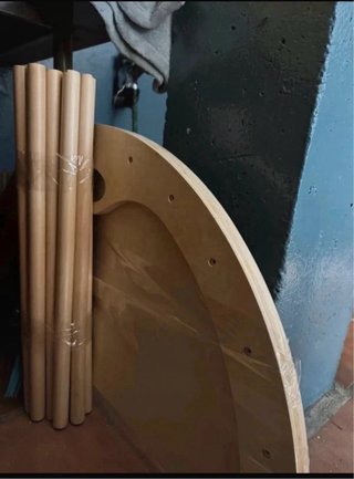 Arco de escalada y escritorio para niños