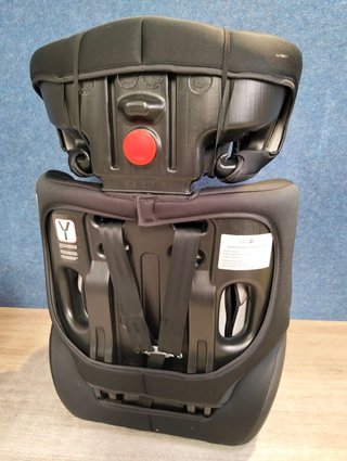 FableKids Silla de coche MIKA con cinturón de seguridad de 3 puntos regulable