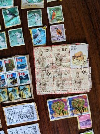Precioso Lote Vintage – 96 Sellos Internacionales
