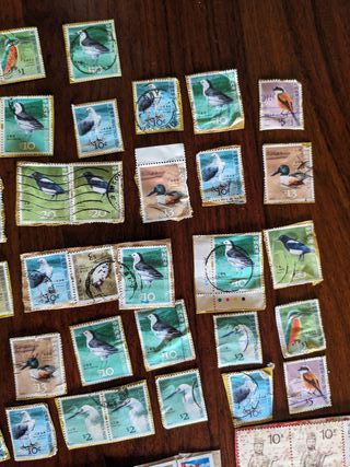 Precioso Lote Vintage – 96 Sellos Internacionales