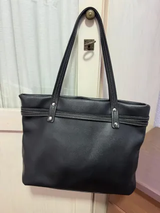 Bolso Negro Piel con Hebillas