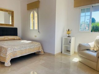 Chalet en alquiler en Elviria en Marbella