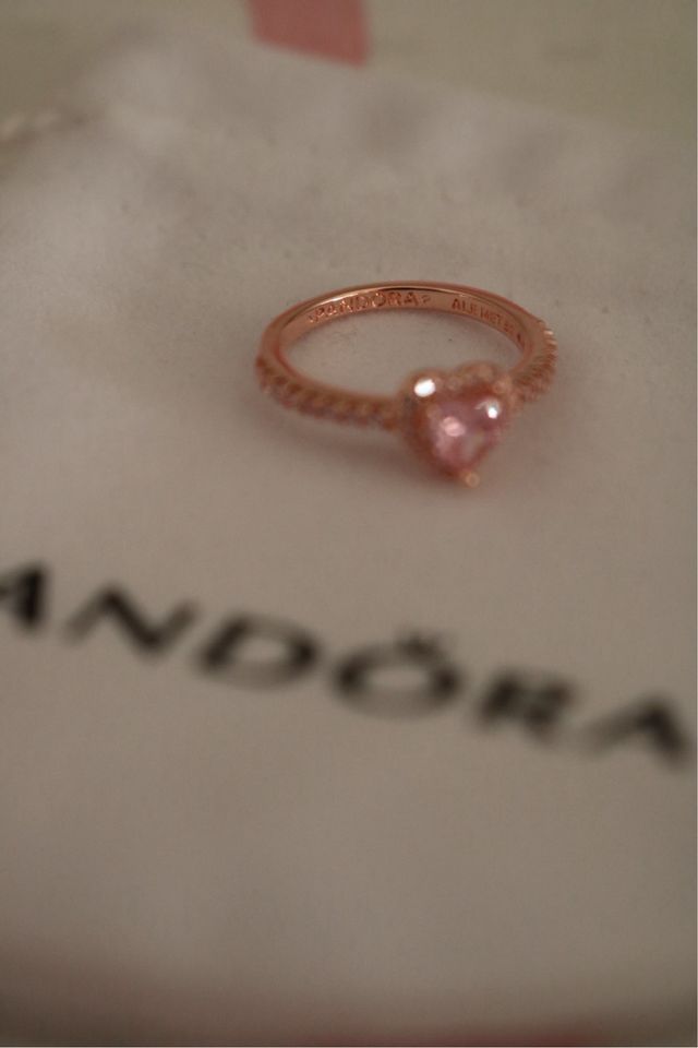 Anillo Pandora Corazón Rosa