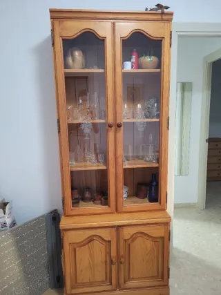 Armario vitrina madera y cristal