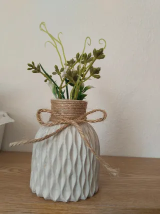 Vaso di cemento con corda