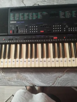 Teclado Yamaha PSR-400
