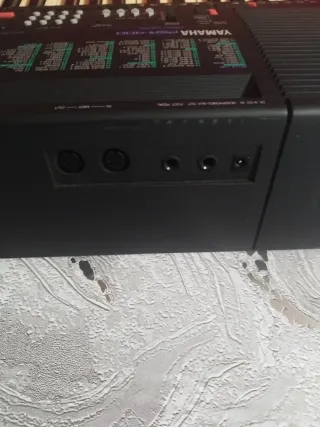 Teclado Yamaha PSR-400