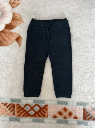 Lote 2 Pantalones C&A Bebés gemelos 6-9 Meses