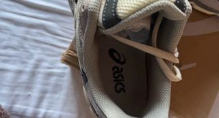 Asics Gel NYC Beige/Gris Oscuro