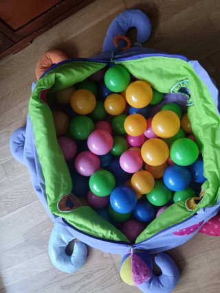 Pulpo de peluche para bebé con bolas
