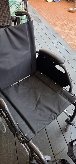 Silla de ruedas plegable