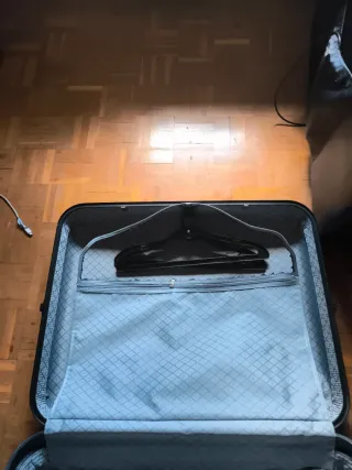 Maleta Rígida Simba Negra con Perchas 55*20*65