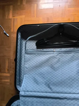 Maleta Rígida Simba Negra con Perchas 55*20*65