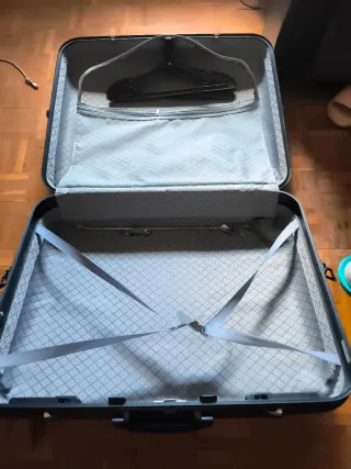 Maleta Rígida Simba Negra con Perchas 55*20*65