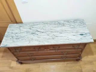 Cómoda antigua 4 cajones mármol y madera