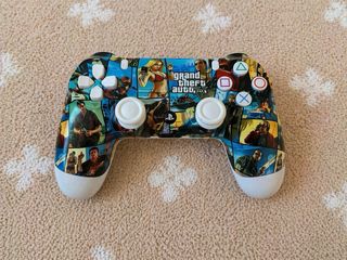 PS4 Bianca + Controller personalizzato GTA V + 2 giochi