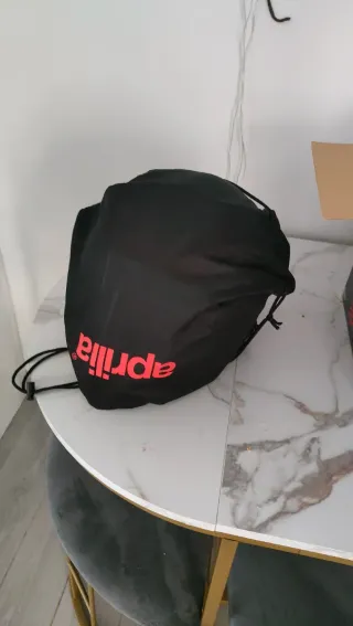 Casco Aprilia Rojo y Blanco