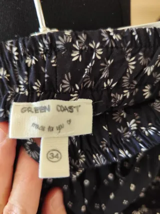 Falda corta estampada mujer