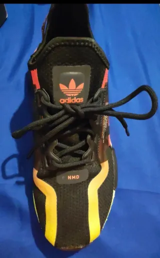 Zapatillas Adidas NMD_R1.V2 Edición Especial