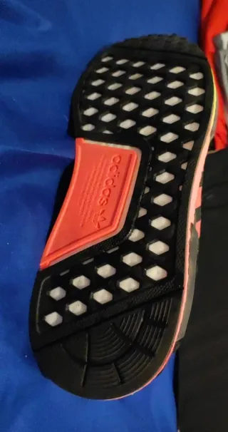 Zapatillas Adidas NMD_R1.V2 Edición Especial