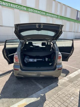 Toyota Corola Verso 2006 2.2d D4D
