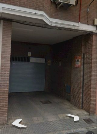 Se alquila plaza de garaje en el centro.